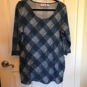 25% off 3+ Items  Tunic